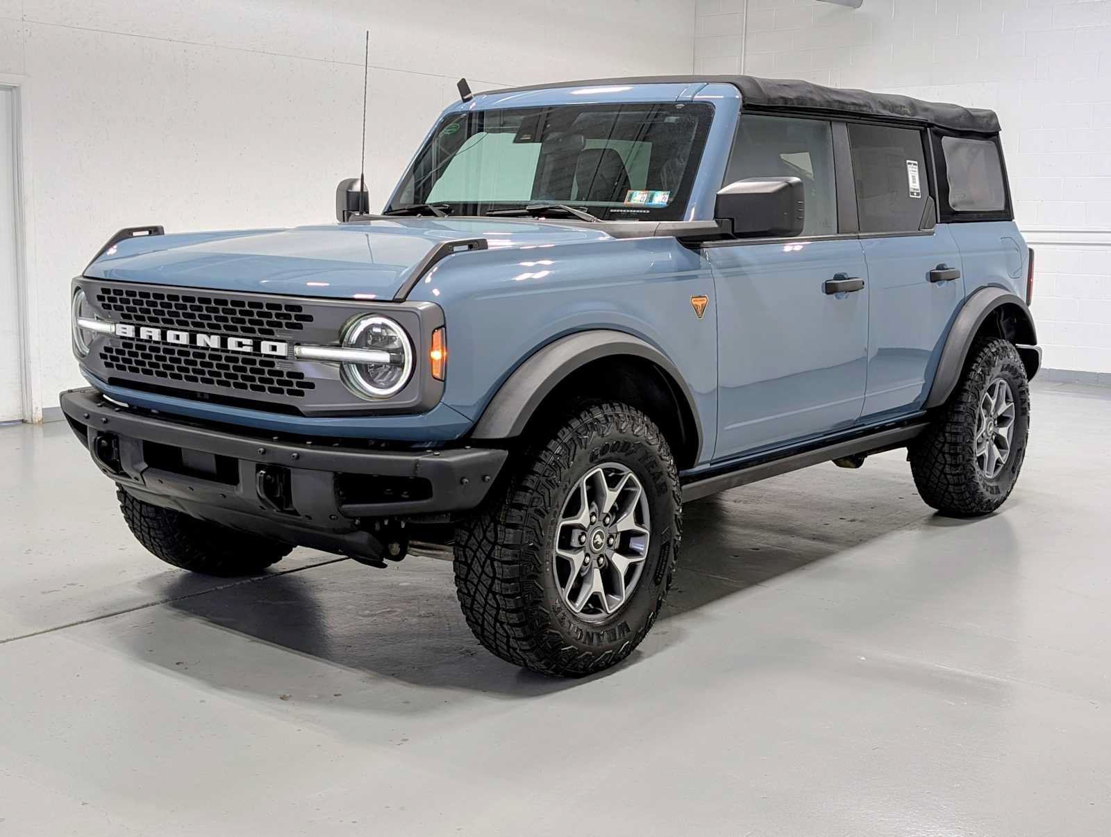 Used 2022 Ford Bronco Badlands AWD/4WD image 1