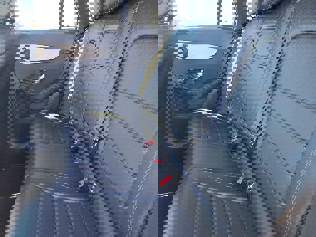 Used 2021 Mercedes-Benz GLC 300 4MATIC image 11