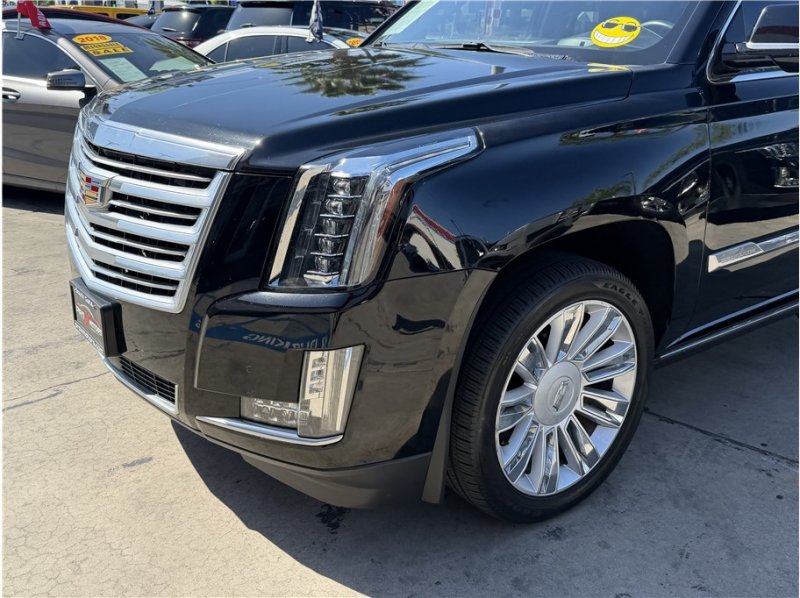 Used 2016 Cadillac Escalade Platinum AWD/4WD image 11
