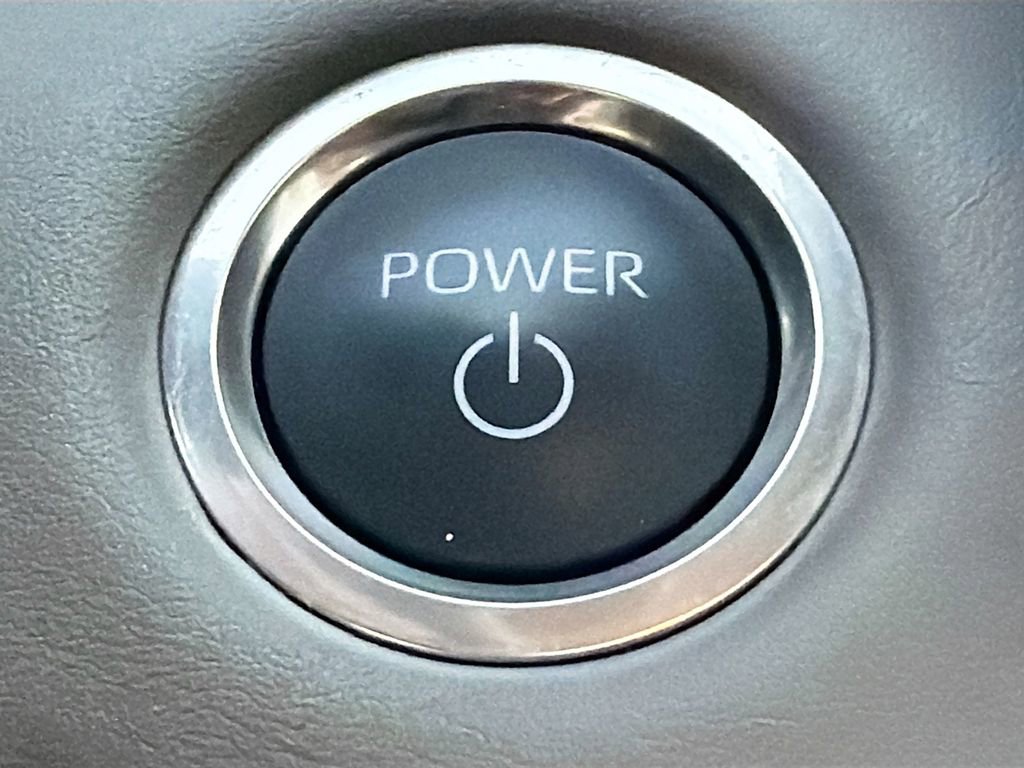 Used 2025 Toyota Highlander XLE AWD/4WD image 35