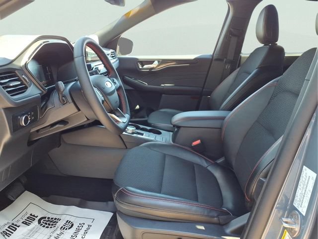 Used 2025 Ford Escape ST-Line w/ Cold Weather Package AWD/4WD image 12
