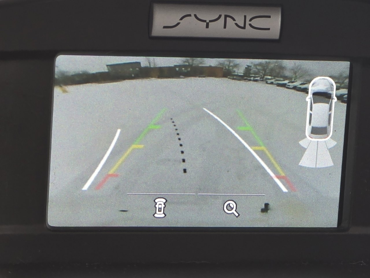 Used 2018 Ford Escape SE w/ Ford Safe & Smart Package image 4