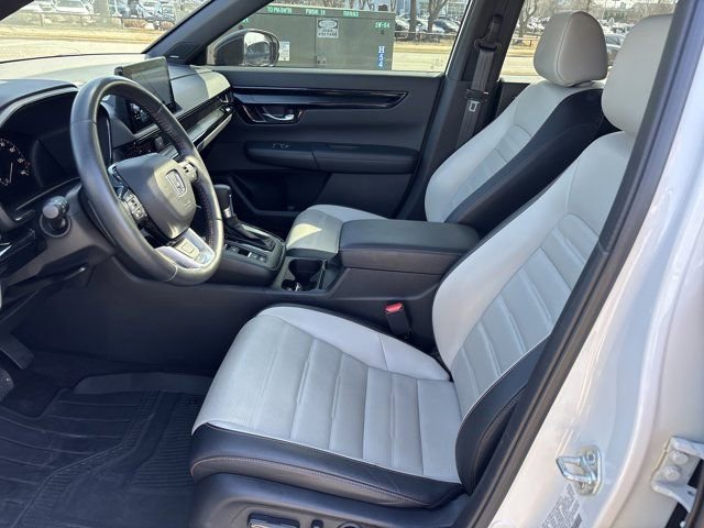 Used 2025 Honda CR-V Sport Touring image 17