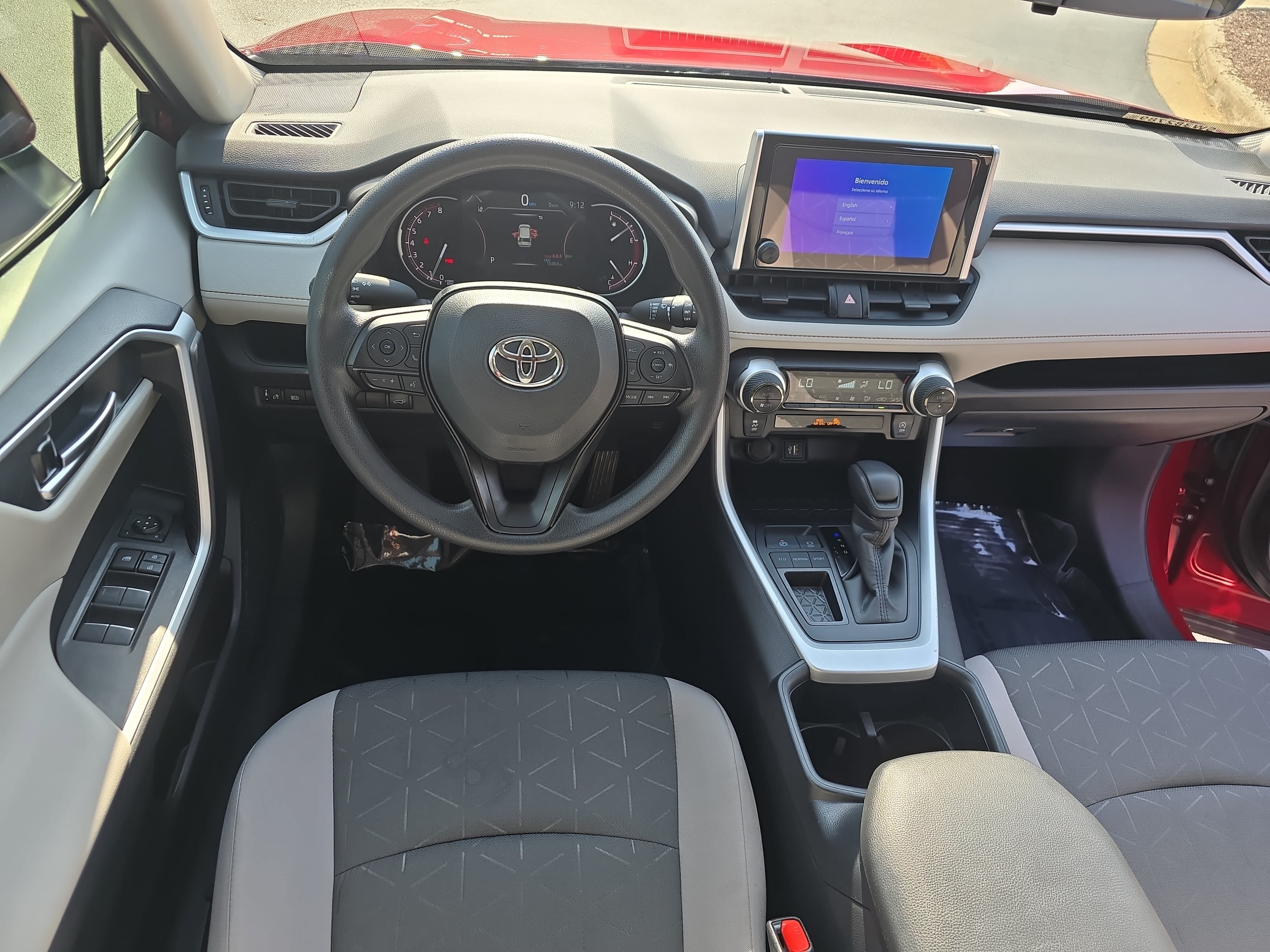 Used 2025 Toyota RAV4 XLE w/ Convenience Package FWD image 16