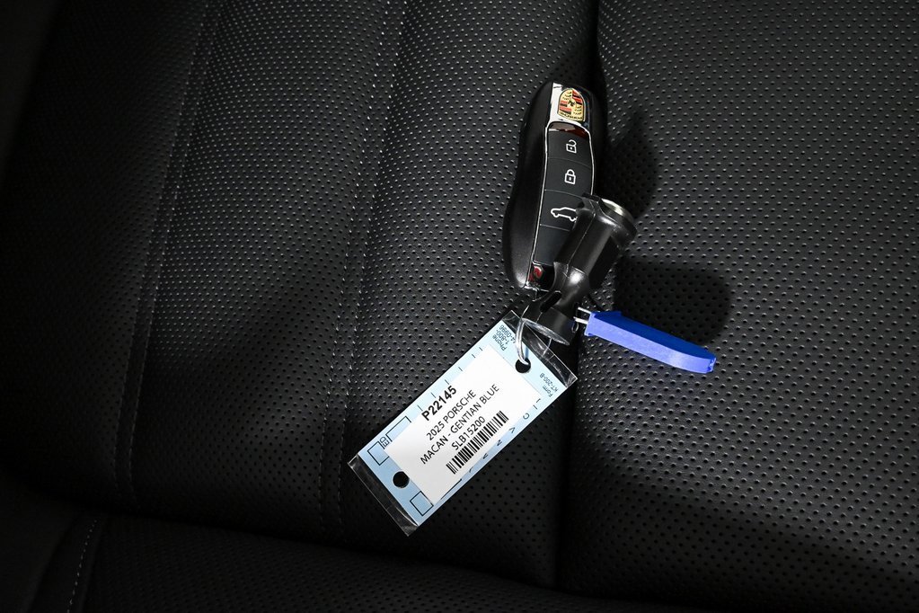 New 2025 Porsche Macan image 27