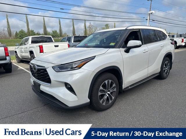 Used 2021 Toyota Highlander XLE image 14