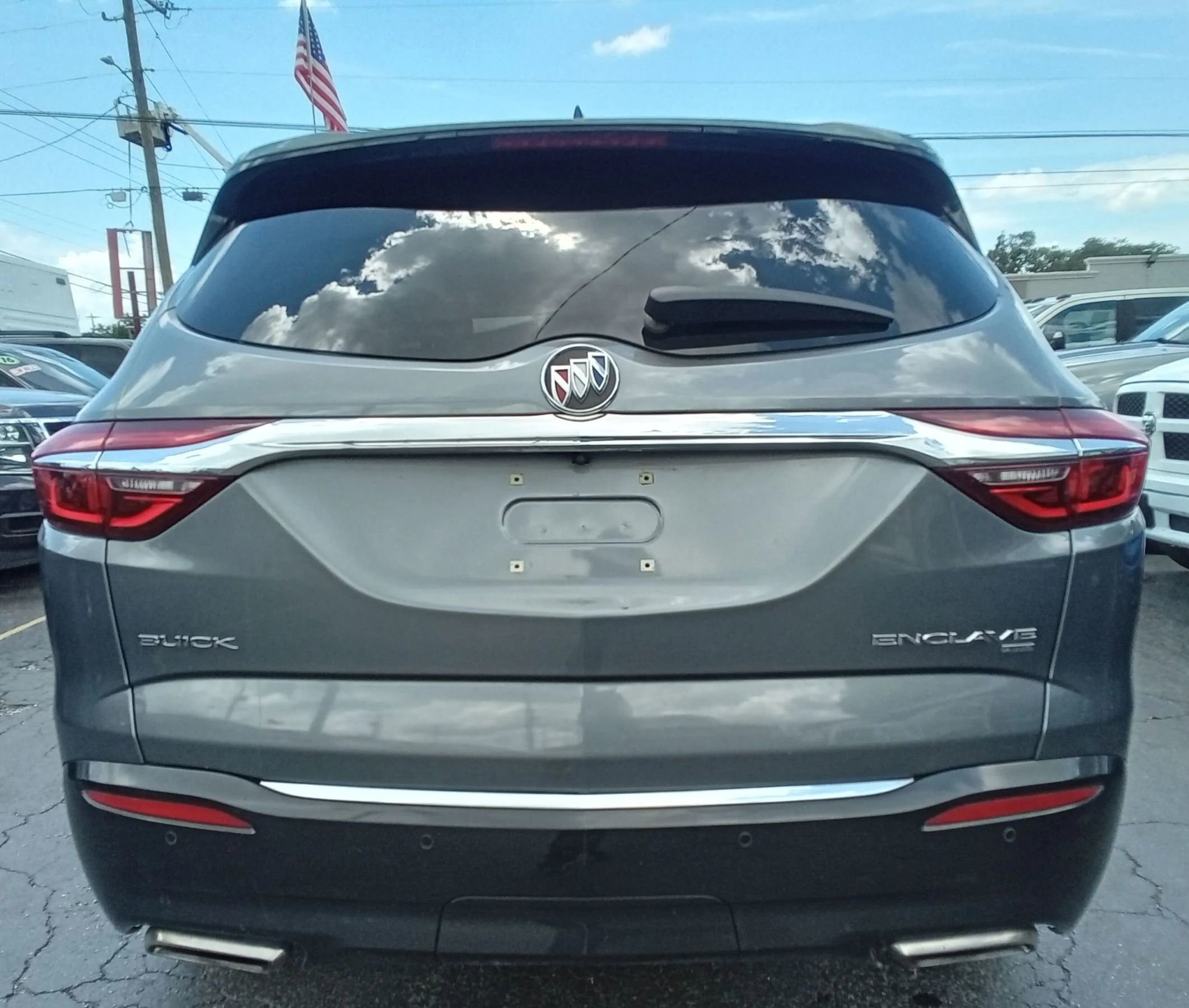 Used 2018 Buick Enclave Essence image 6