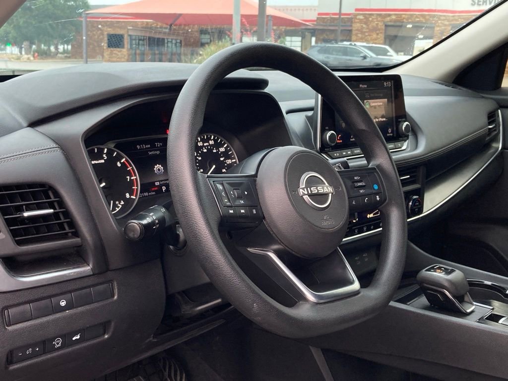 Used 2024 Nissan Rogue SV FWD image 7