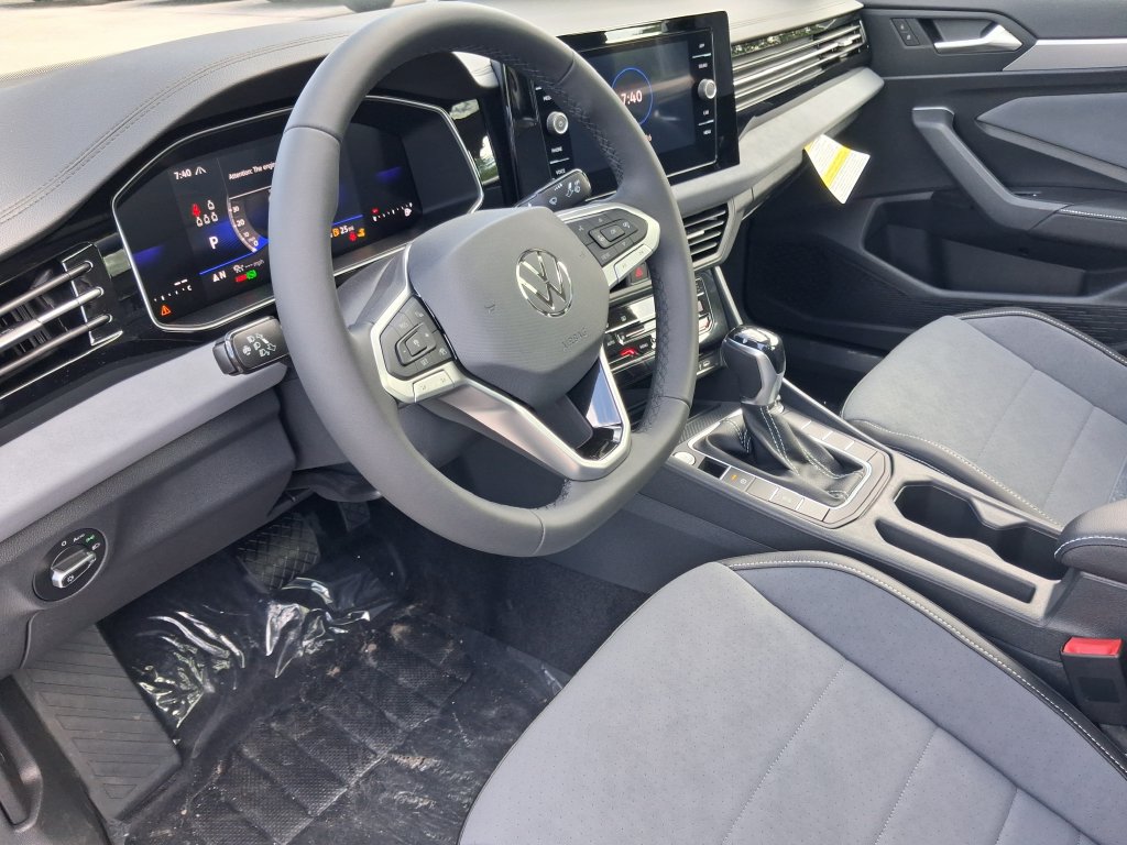 New 2027 Volkswagen Jetta SE FWD image 9