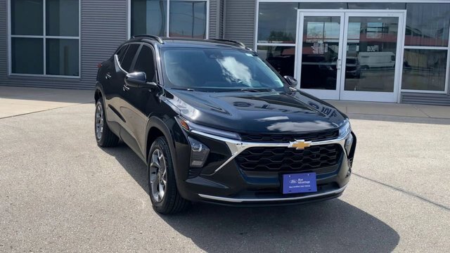 Used 2024 Chevrolet Trax LT FWD image 4