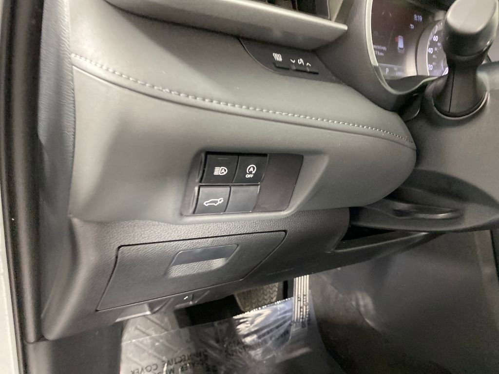Used 2024 Toyota Highlander XLE image 13