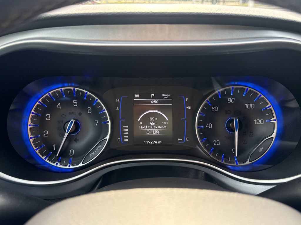 Used 2019 Chrysler Pacifica Touring Plus w/ S Appearance Package FWD image 21