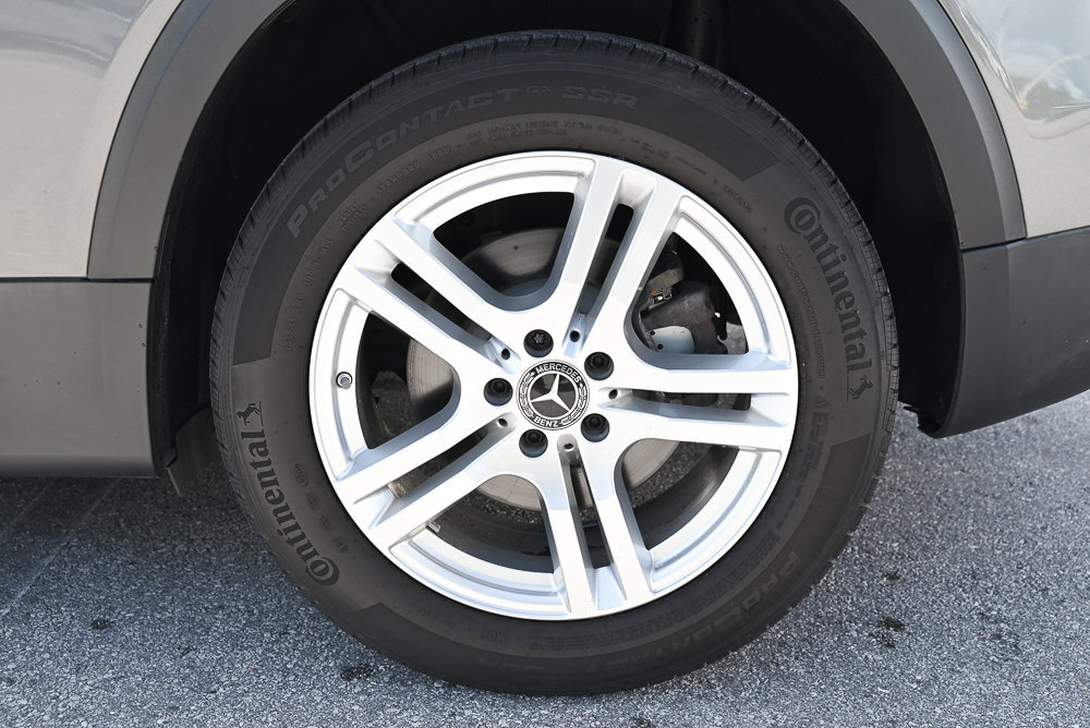 Used 2021 Mercedes-Benz GLB 250 4MATIC w/ Premium Package image 6