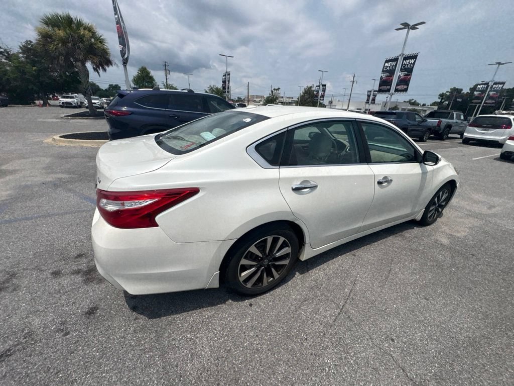 Used 2016 Nissan Altima 2.5 SV w/ Convenience Package FWD image 17
