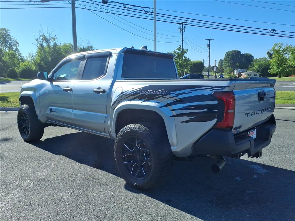 Used 2024 Toyota Tacoma SR w/ SR Upgrade Package AWD/4WD image 12