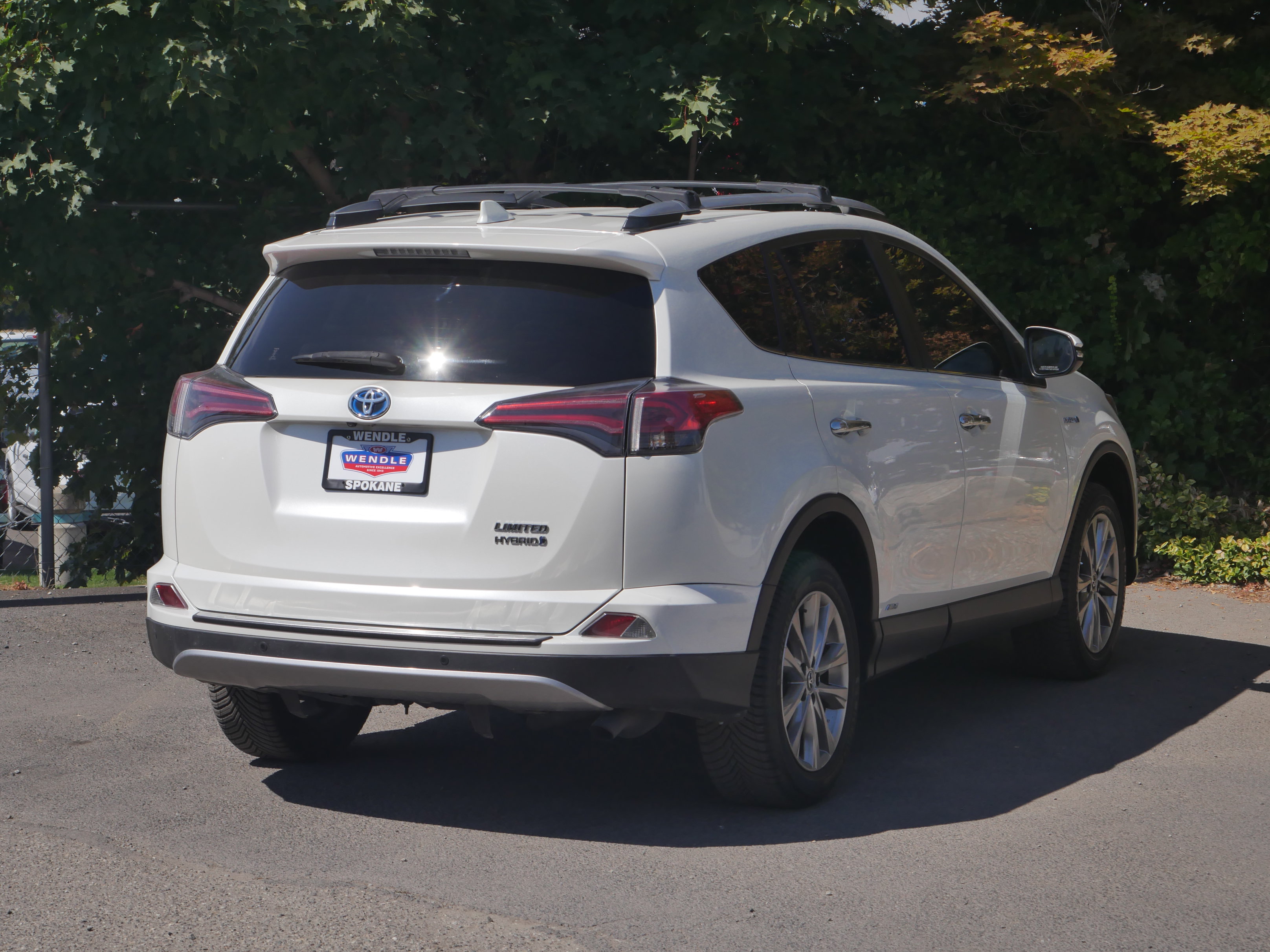 Used 2017 Toyota RAV4 Limited w/ Advanced Technology Package AWD/4WD image 28