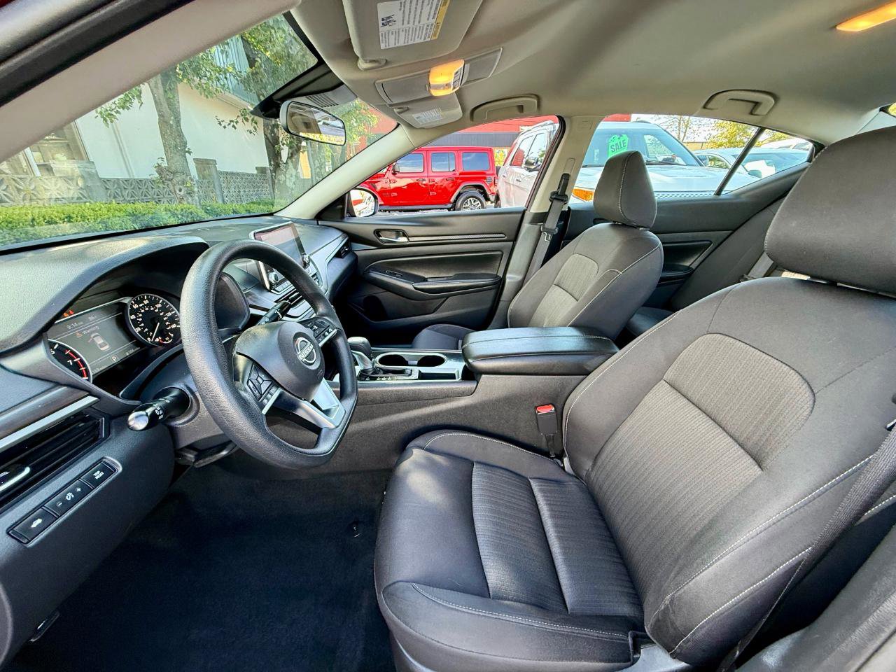 Used 2024 Nissan Altima 2.5 SV image 14