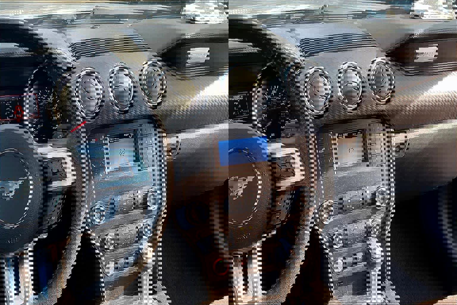 Used 2021 Ford Mustang EcoBoost image 9