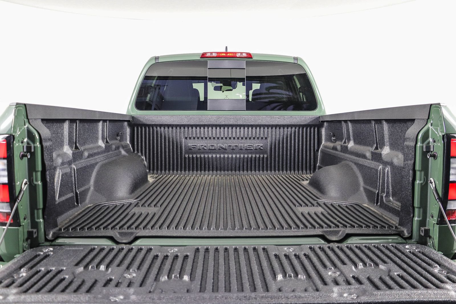 New 2027 Nissan Frontier SV w/ Tow Package RWD image 13