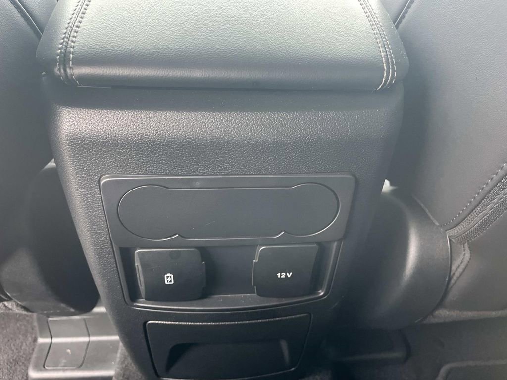 Used 2024 Ford Explorer XLT w/ Equipment Group 202A AWD/4WD image 17