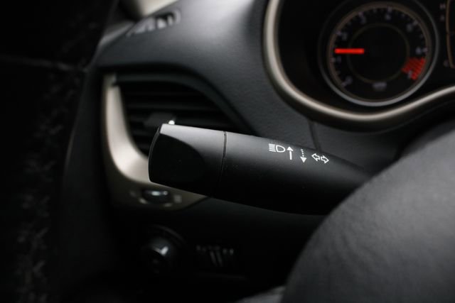 Used 2015 Jeep Cherokee Latitude FWD image 11