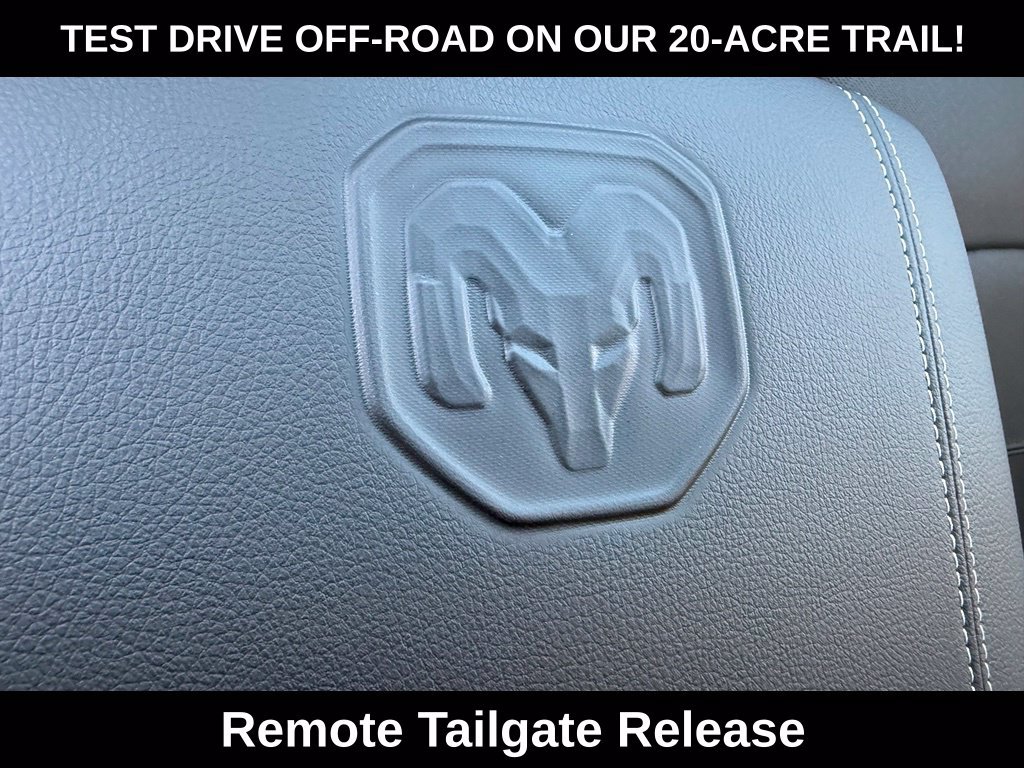New 2026 RAM 2500 Laramie AWD/4WD image 17