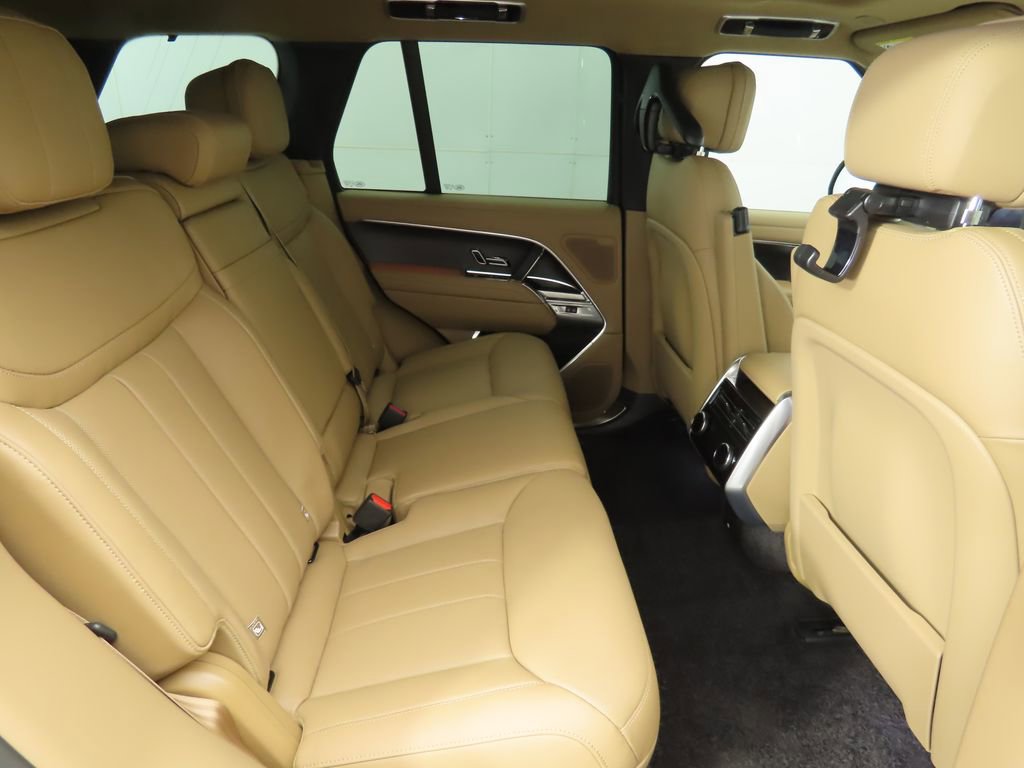 New 2026 Land Rover Range Rover SE image 21