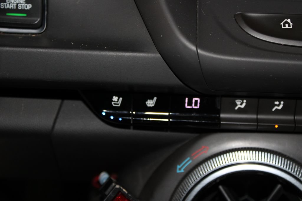 Used 2018 Chevrolet Camaro SS RWD image 40