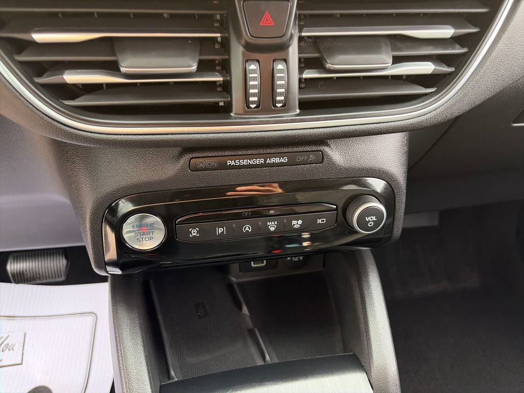 Used 2024 Ford Escape Platinum w/ Premium Technology Package AWD/4WD image 22