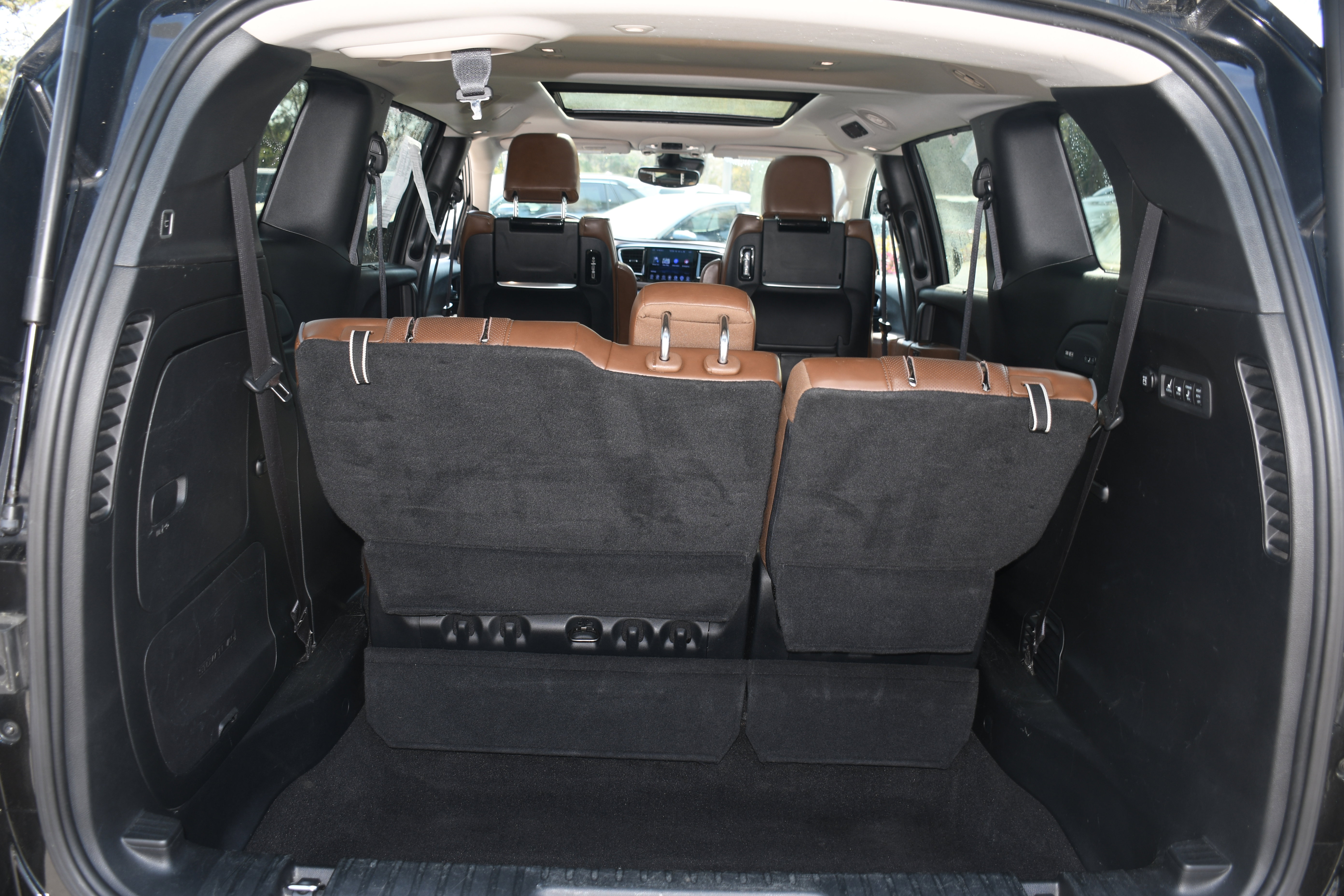 Used 2017 Chrysler Pacifica Limited w/ UConnect Theater Package image 19