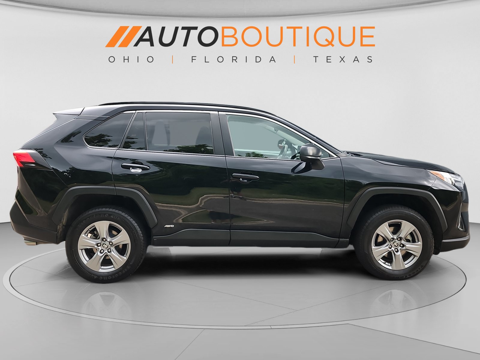Used 2023 Toyota RAV4 LE AWD/4WD image 6