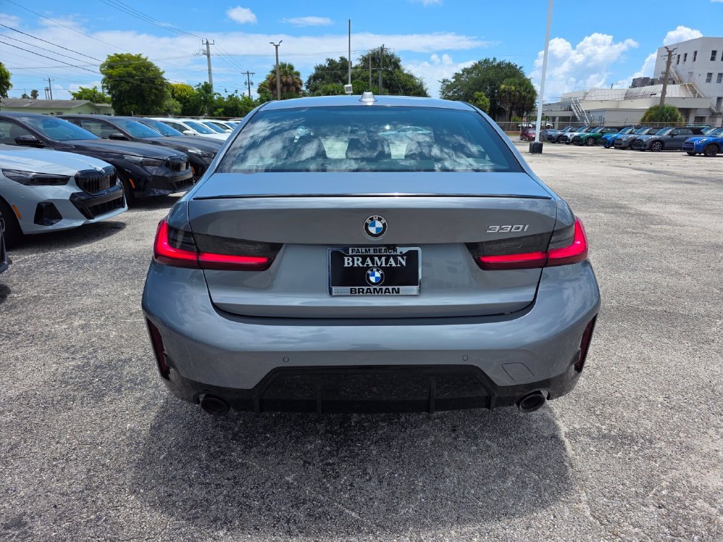 New 2026 BMW 330i Sedan w/ M Sport Package RWD image 5