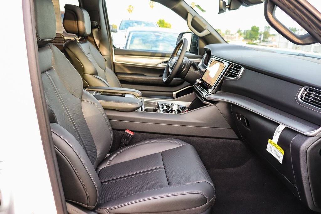 New 2026 Jeep Grand Wagoneer Limited AWD/4WD image 20