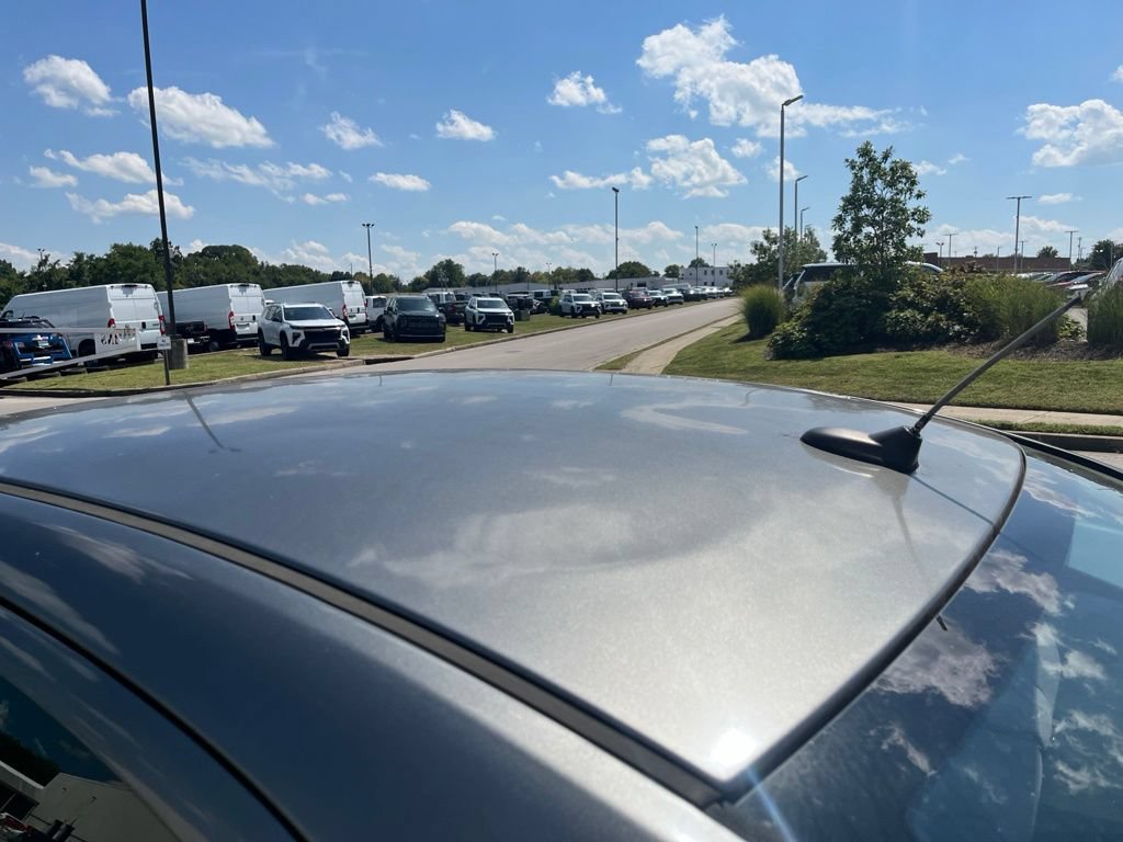 Used 2013 Chrysler 200 Touring FWD image 16