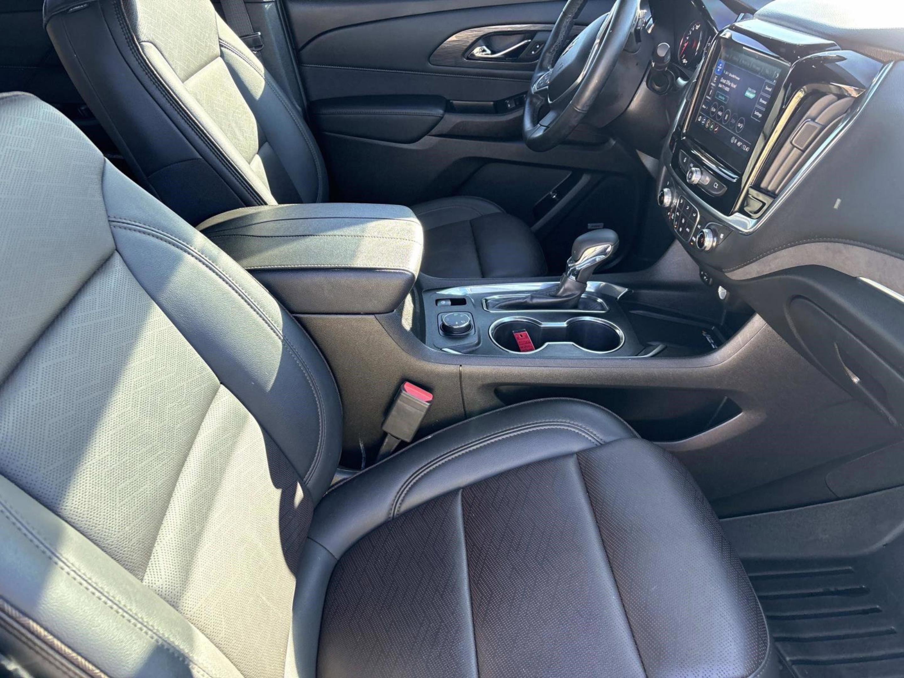 Used 2023 Chevrolet Traverse High Country w/ LPO, Cargo Package image 26