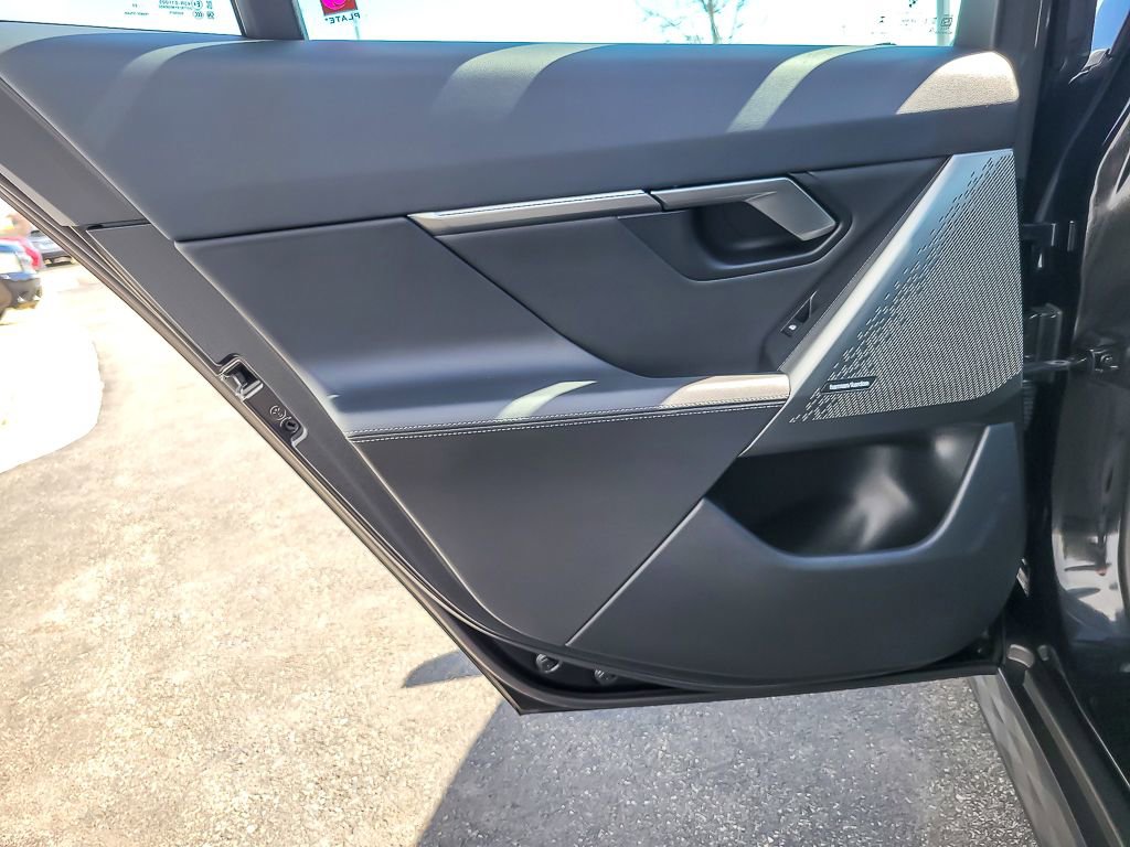 Used 2024 BMW 530i xDrive w/ M Sport Package image 16