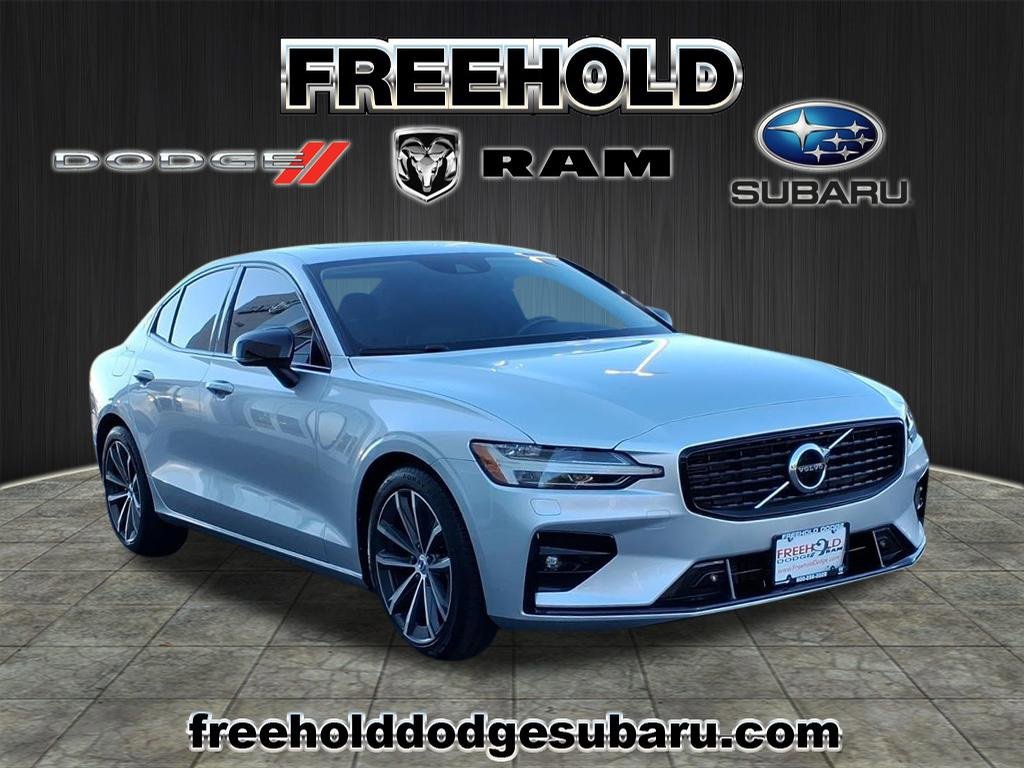 Used 2022 Volvo S60 B5 Momentum w/ Premium Package