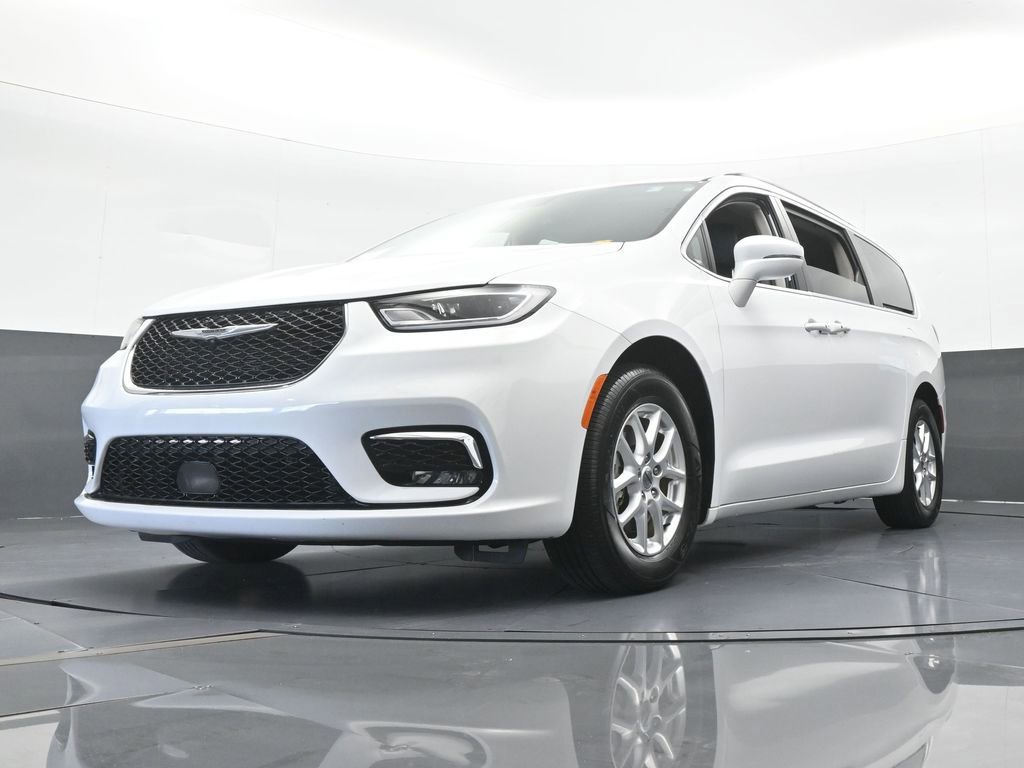 Used 2022 Chrysler Pacifica Touring-L FWD image 54