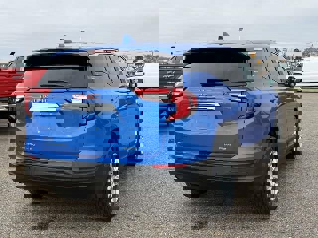 Used 2024 GMC Terrain SLE image 5