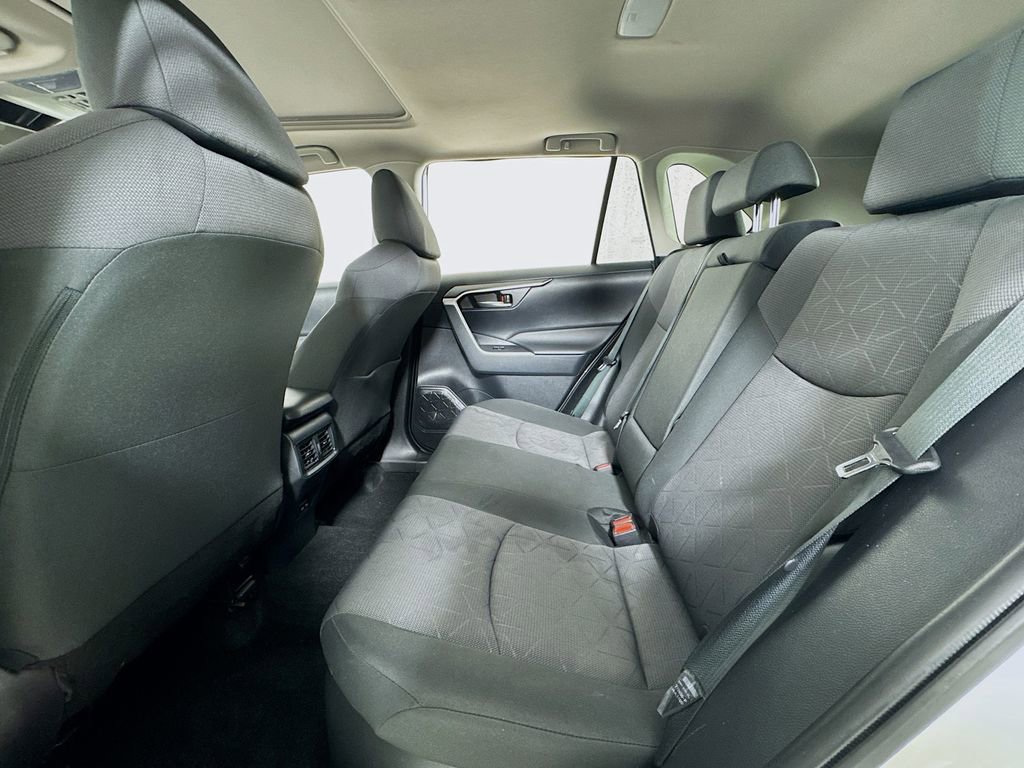 Used 2022 Toyota RAV4 XLE w/ Convenience Package image 11