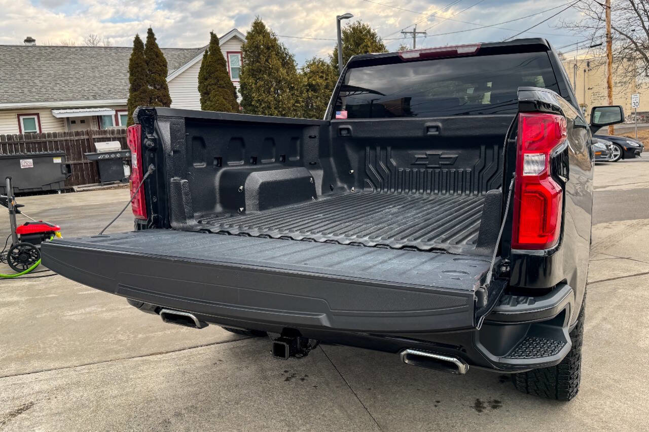 Used 2019 Chevrolet Silverado 1500 Custom w/ Custom Value Package AWD/4WD image 18