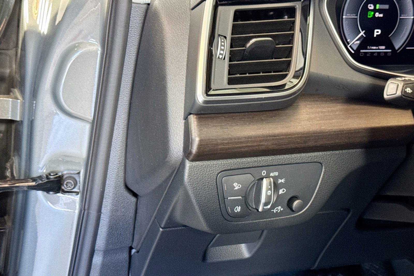 Used 2023 Audi Q5 e Premium Plus w/ Premium Plus Package image 10