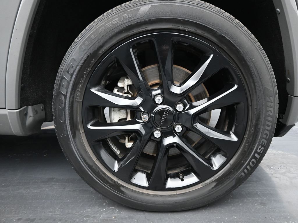 Used 2022 Jeep Grand Cherokee Laredo X image 10