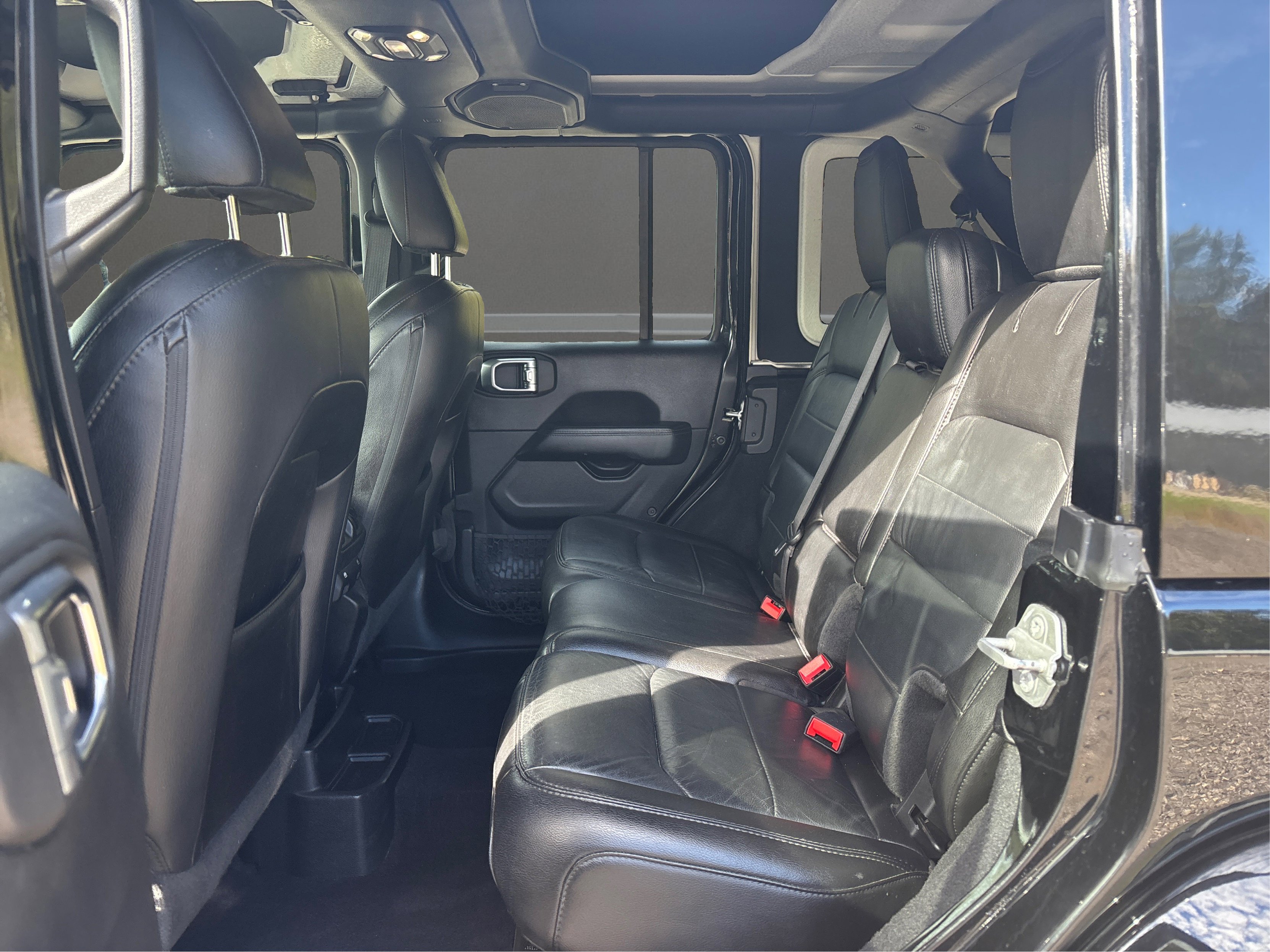 Used 2021 Jeep Wrangler Unlimited Sahara image 12