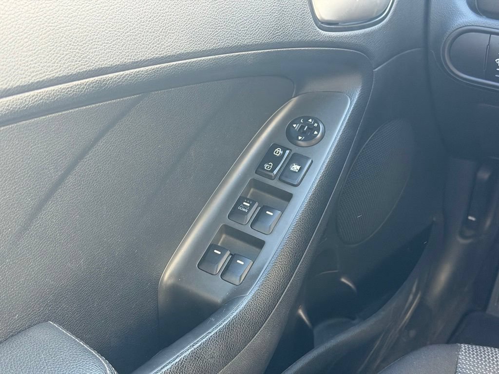 Used 2017 Kia Forte LX FWD image 6