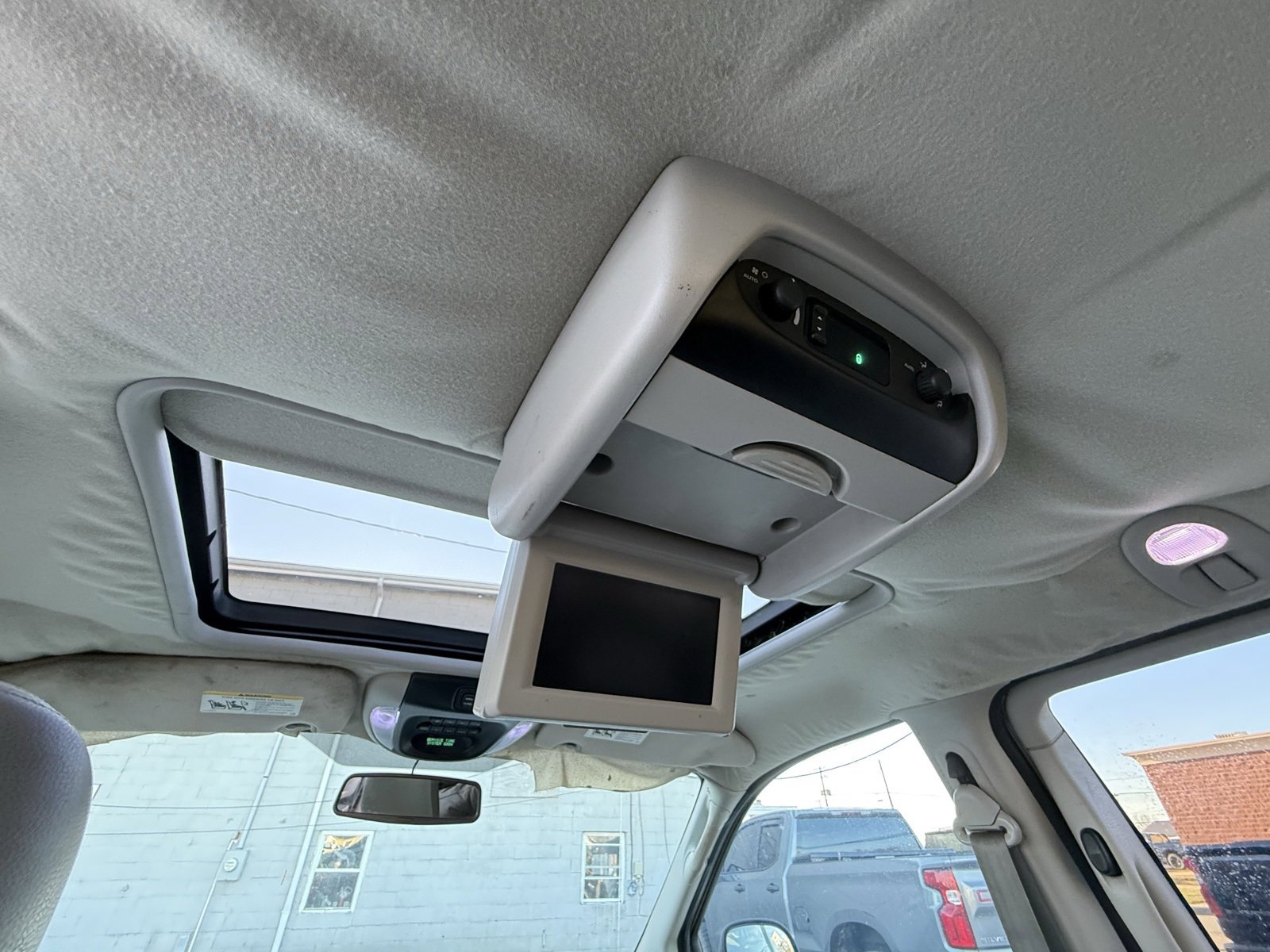 Used 2005 Chrysler Town & Country Touring image 15