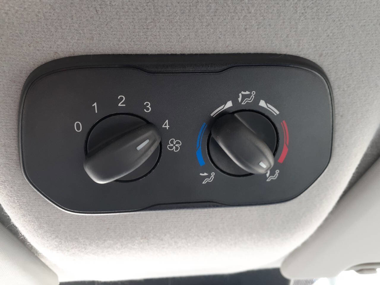 Used 2015 Ford Transit 350 XLT image 15