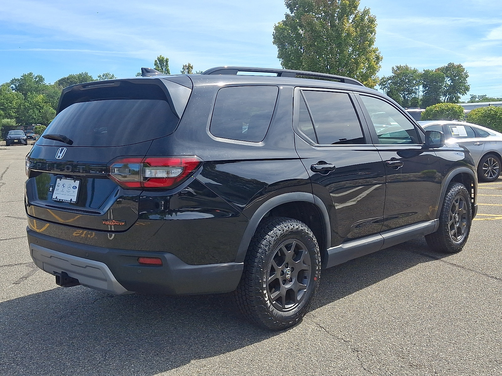 Used 2024 Honda Pilot TrailSport image 6