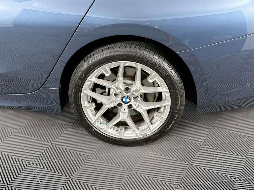 Used 2025 BMW 330i xDrive Sedan w/ Premium Package AWD/4WD image 40
