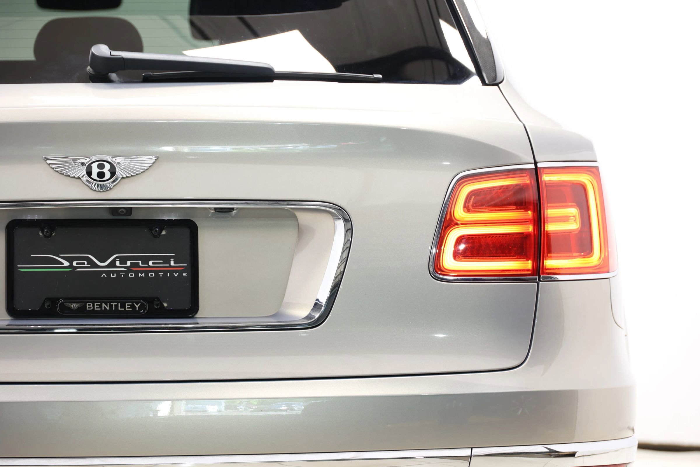 Used 2017 Bentley Bentayga image 71